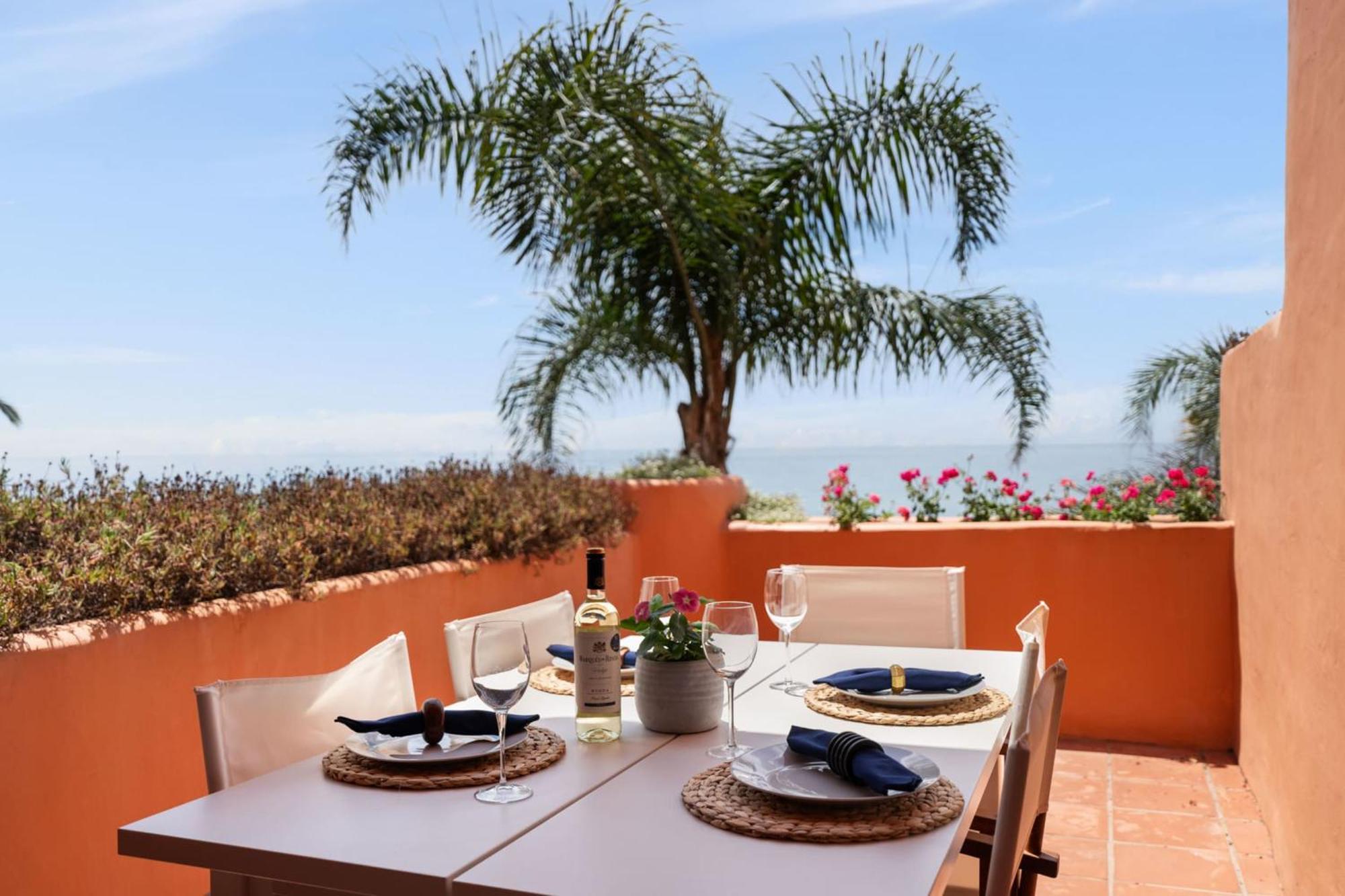 Exclusive 1 Line In With Panoramic Views * Marbella