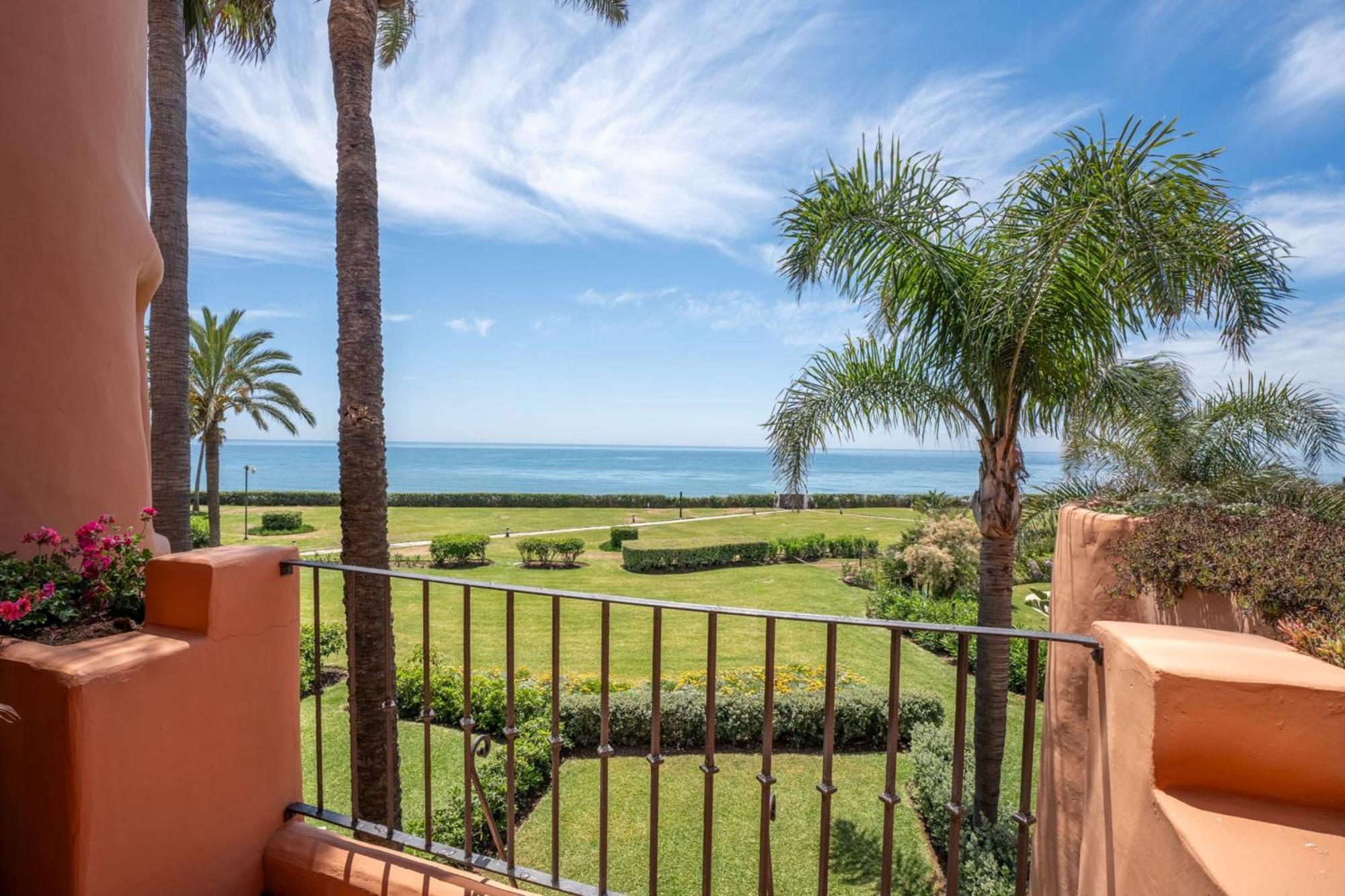 Apartment Exclusive 1 Line In With Panoramic Views Marbella