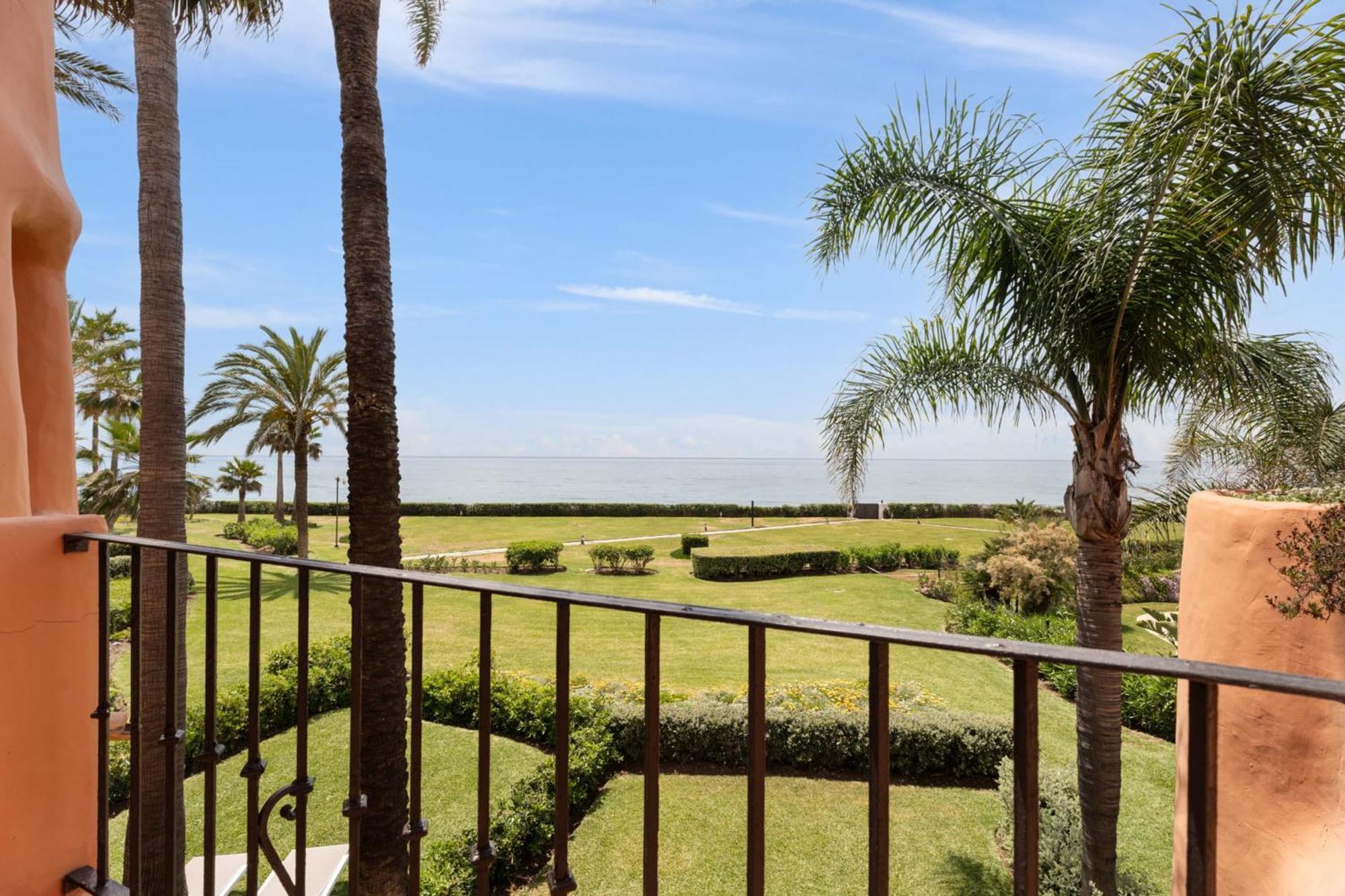 Exclusive 1 Line In With Panoramic Views * Marbella