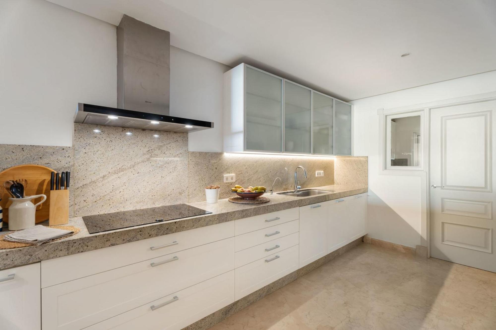 Exclusive 1 Line In With Panoramic Views