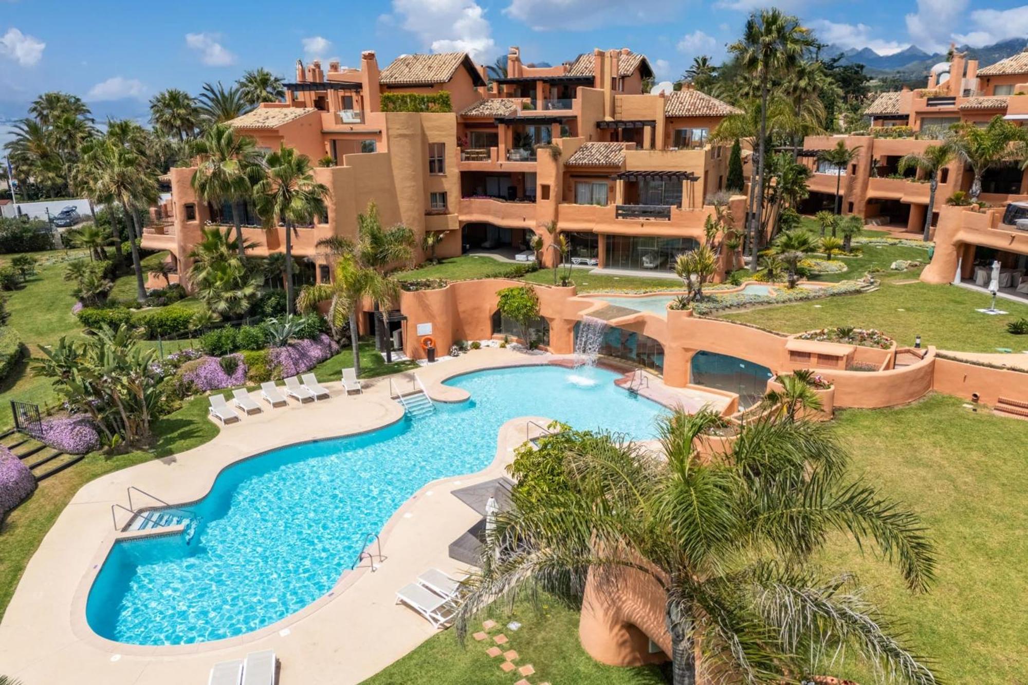 Exclusive 1 Line In With Panoramic Views * Marbella